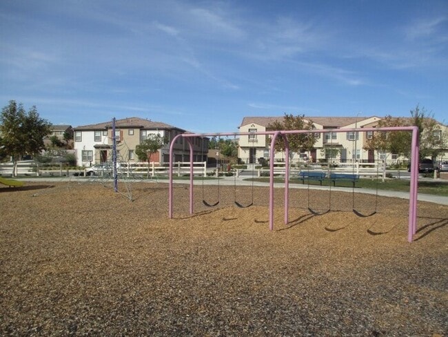 Building Photo - 40407 Calle Real