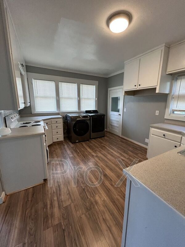 Building Photo - 112 Potlizer