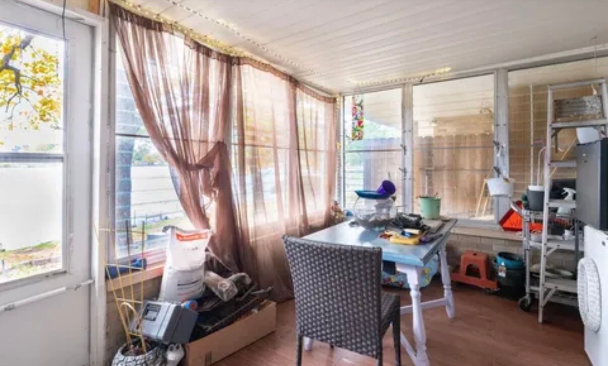 Building Photo - 3 Rosewood Ln