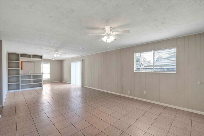 Building Photo - 11862 S Evelyn Cir