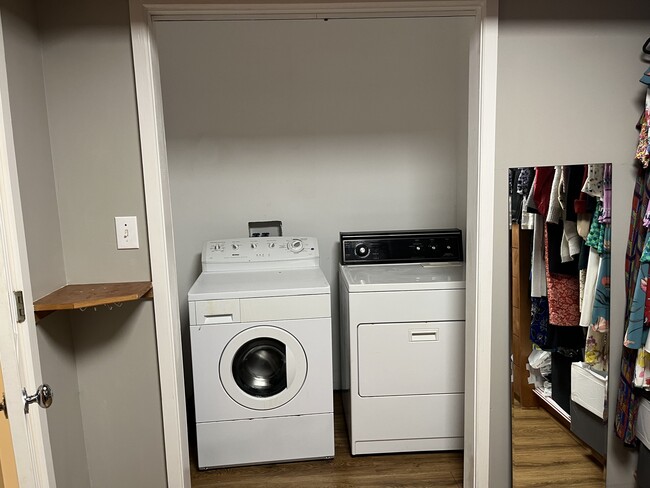 Building Photo - 117 Batchelor Dr