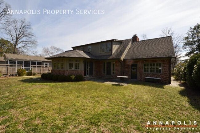 Building Photo - 208 Avondale Cir