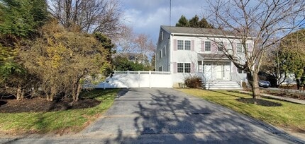 Building Photo - 11 Highland View Ave