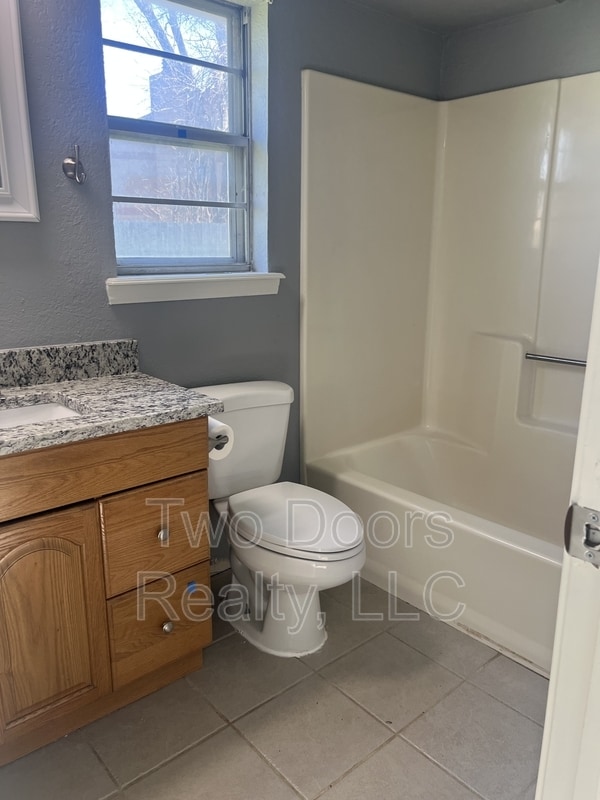 Building Photo - 1101 Teal Pl