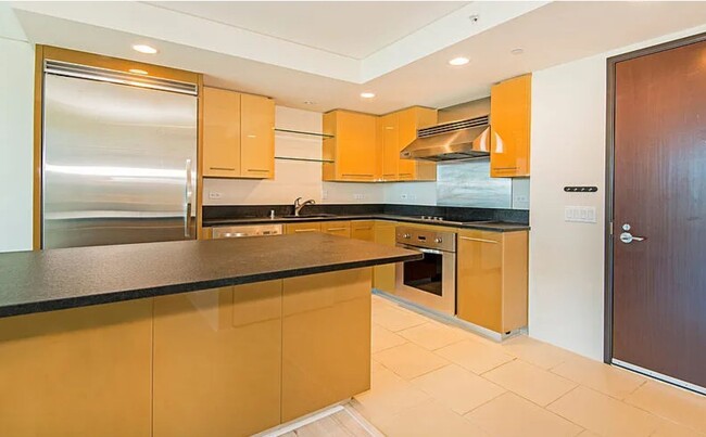 Building Photo - Luxury 1-Bedroom Condo in Downtown – 20th ...