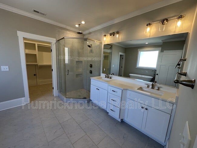 Building Photo - 1808 Berryhill Rd