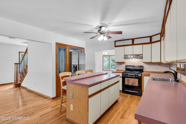Building Photo - 1280 Whitesville Rd