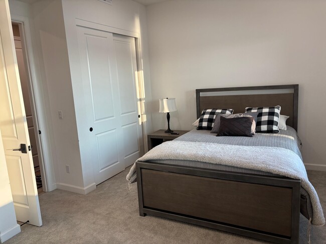 Building Photo - 2282 Solace Vis