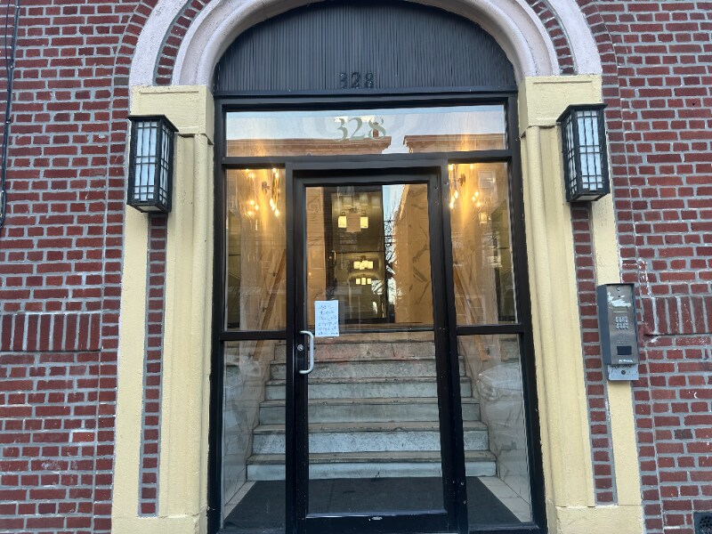 Building Photo - 332 61st St