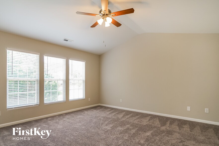 Building Photo - 5048 Babbling Brook Dr