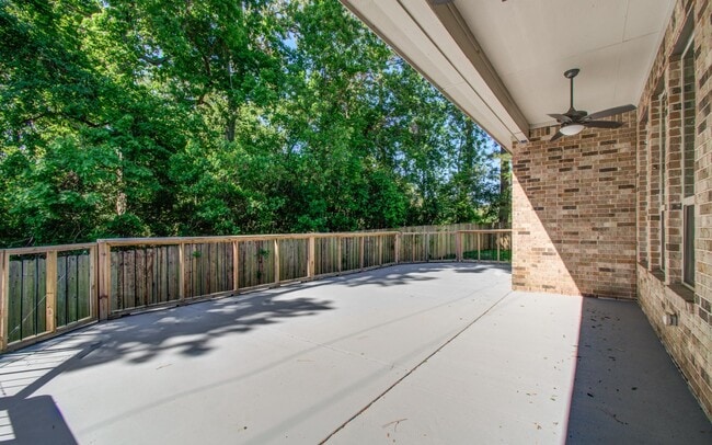 Building Photo - 1011 Veer Dr