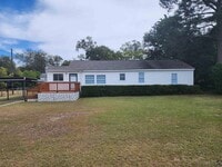 Building Photo - 304 Myrtle St