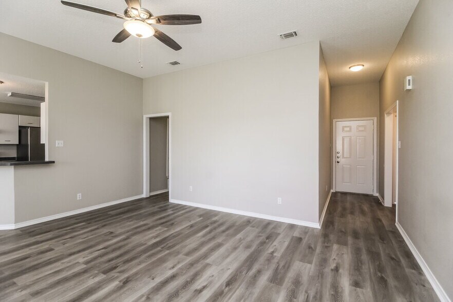 Building Photo - 321 Sondra Way