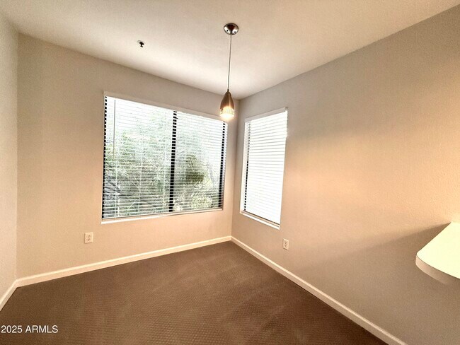 Building Photo - 4925 E Desert Cove Ave