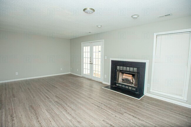 Building Photo - Welcome to your new home in Durham, NC!