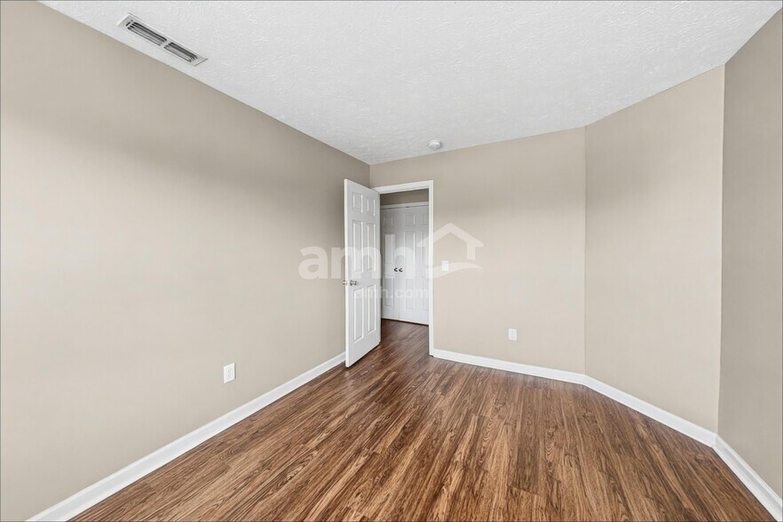 Building Photo - 10942 Alamosa Dr