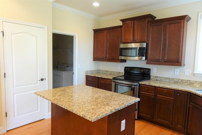 Building Photo - 1 Stoneledges Ln