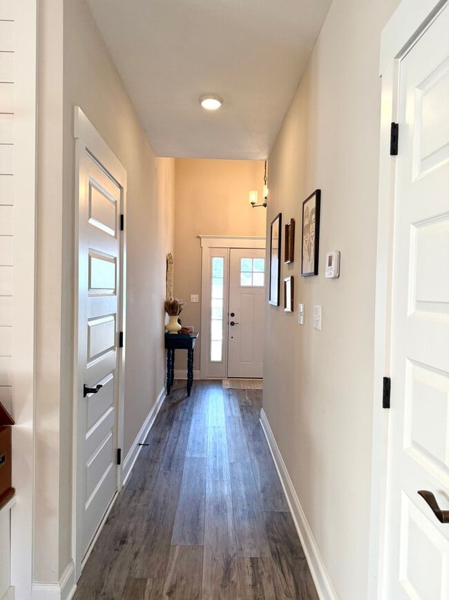 Building Photo - 1013 Berry Bnd