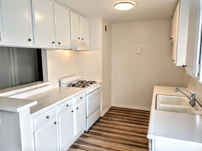 Building Photo - 34042 Alcazar Dr