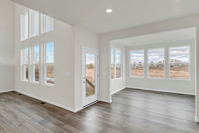 Building Photo - 668 Branson Dr