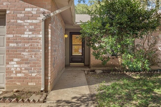 Building Photo - 6300 London Dr