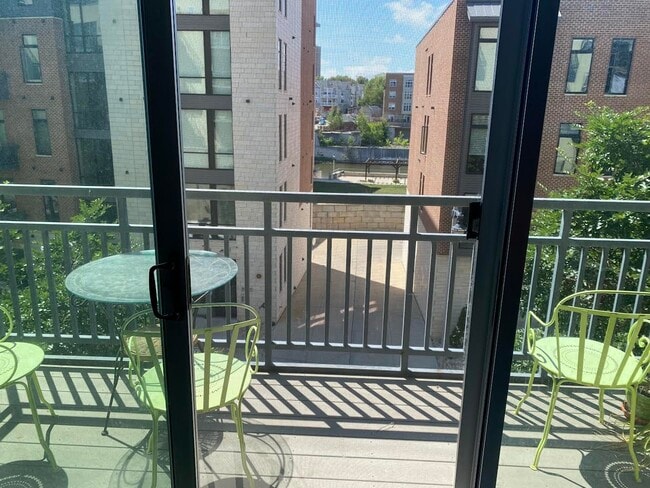 Building Photo - 2080 N Commerce St