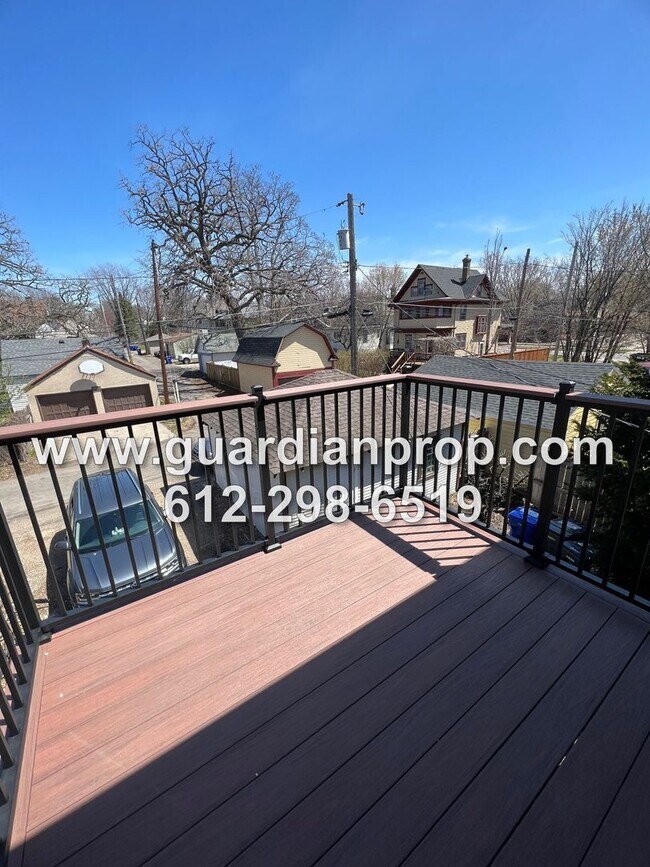 Building Photo - Fully Updated Upper Duplex for September 1, New Kitchen & Bath, Sunroom + Office Area, Private Ba...