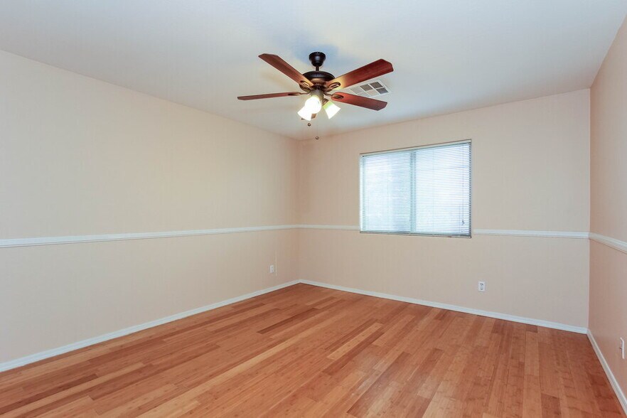 Building Photo - 14807 W Larkspur Dr