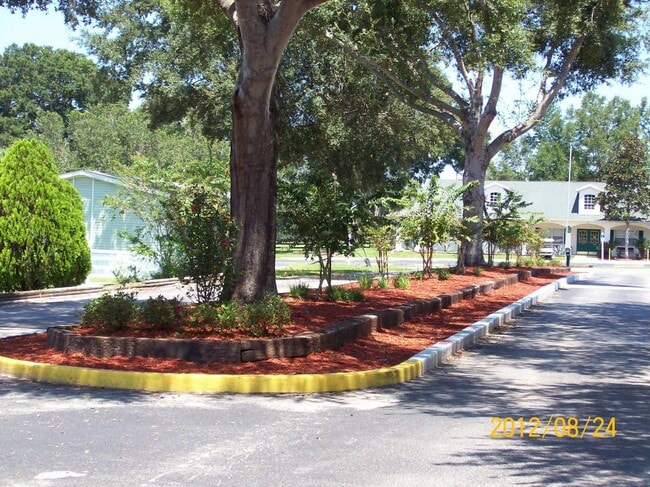 Building Photo - 7865 W Hwy 40