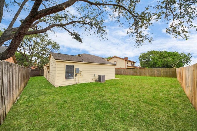 Building Photo - 6823 Drewlaine Fields Ln