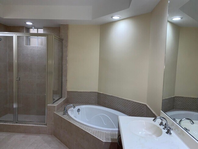 Building Photo - 3055 NW 126th Ave