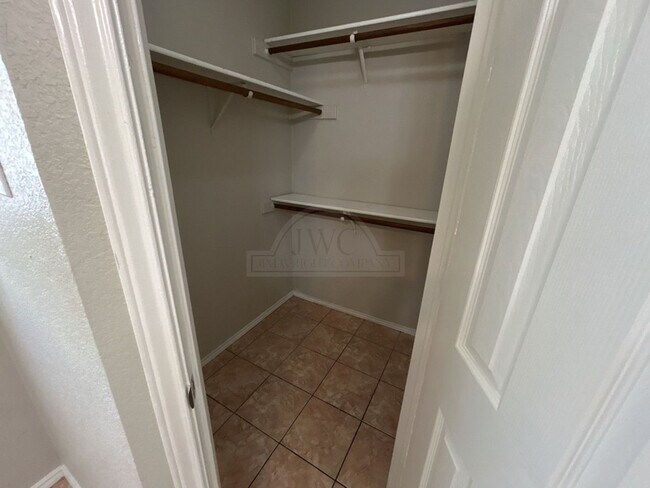 Building Photo - 4507 Lonesome Dove Dr
