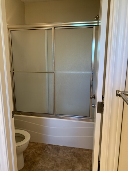 Master Shower - 2539 Telluride Cir