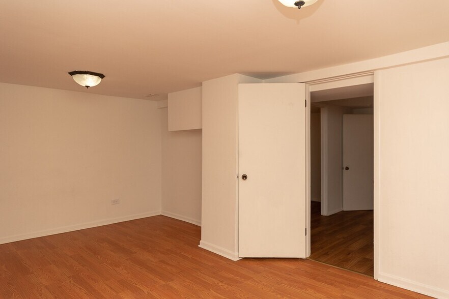 Building Photo - 1722 N Kimball Ave
