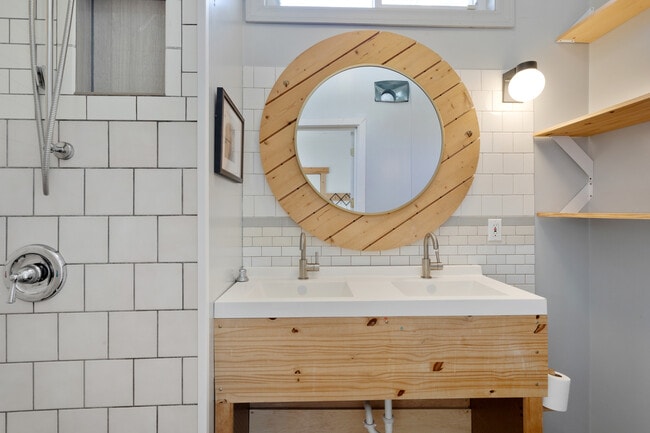 Building Photo - 4837 W Irving Park Rd