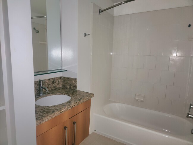 Building Photo - 321 Tenth Ave