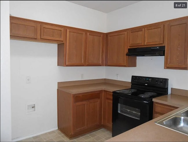 Building Photo - Charming 3-Bed, 3-Bath Home with Fireplace...
