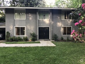 Building Photo - 4889 Lake Forrest Dr