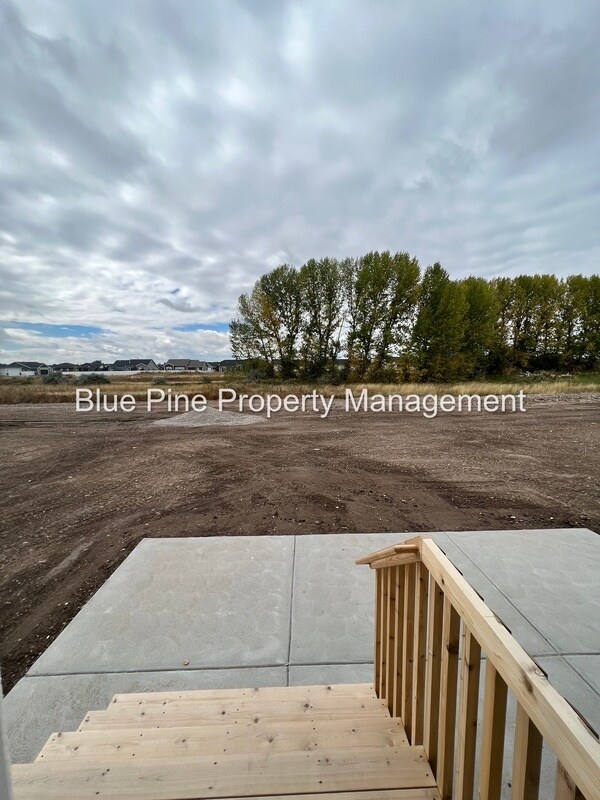 Building Photo - 4211 N Ventura Ave