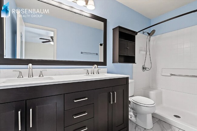 Building Photo - Charming 3-beds, 2.5-baths two-story home nestled in the desirable Tierra Del Paraiso community!