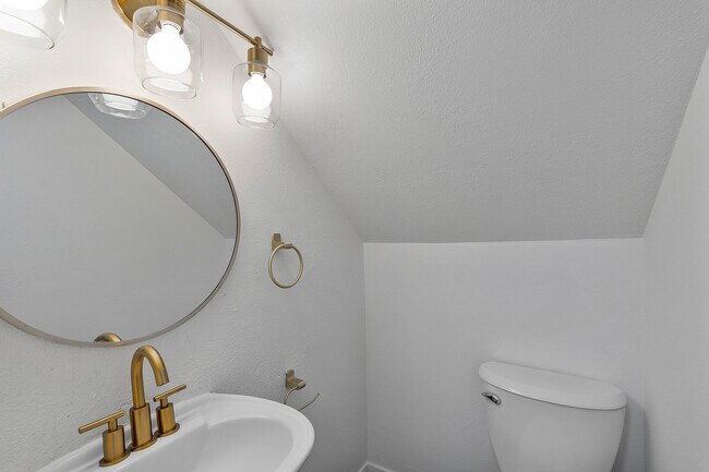 Building Photo - 504 Percival St