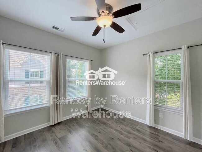 Building Photo - 521 Charles Porteus Ln