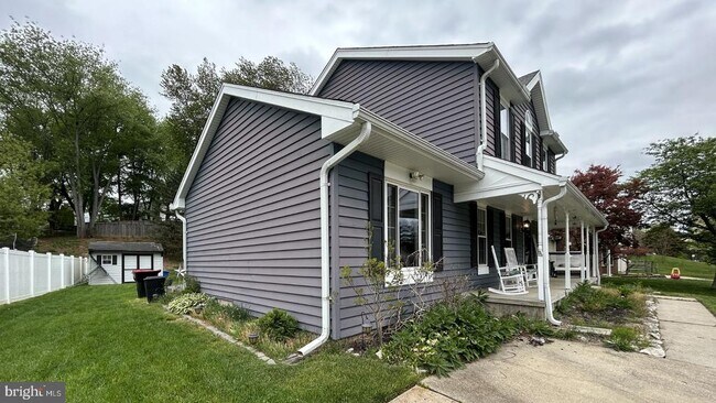 Building Photo - 215 Hitching Post Dr