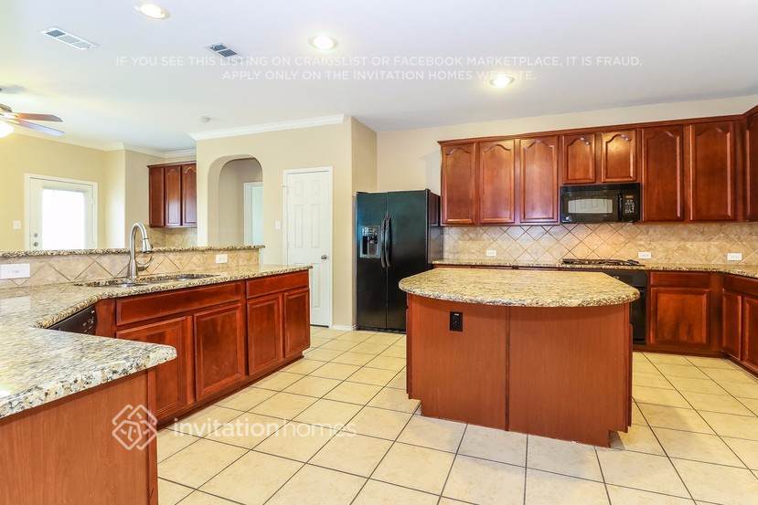 Building Photo - 2360 Merlin Dr