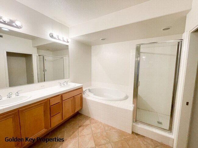 Building Photo - 4021 Canario St
