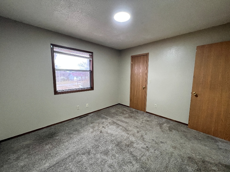 Building Photo - 103 Warren St