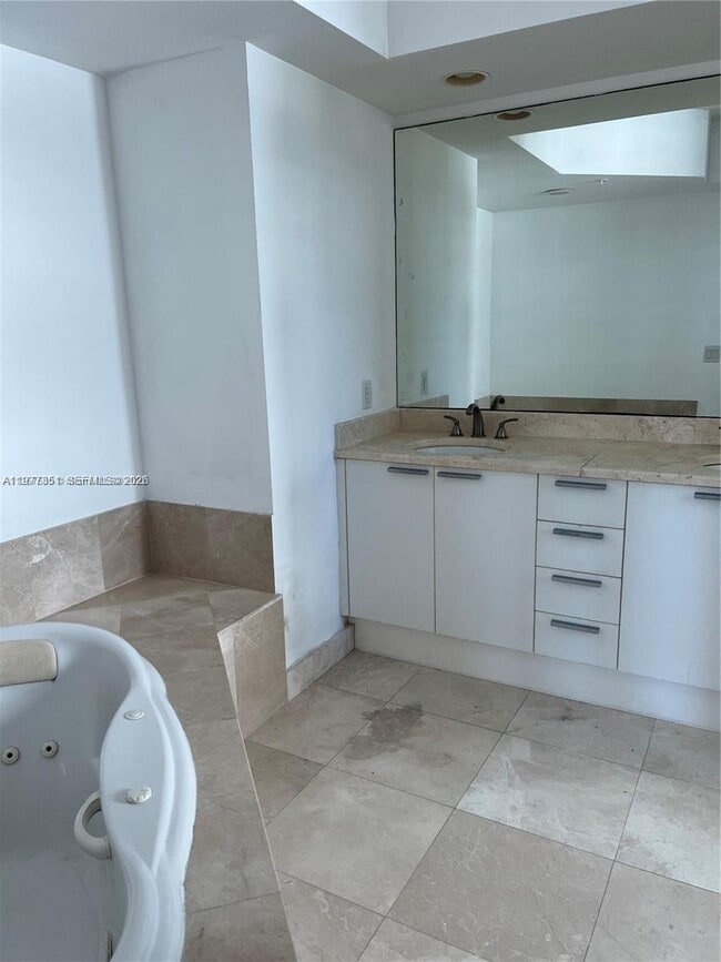 Building Photo - 14951 Royal Oaks Ln