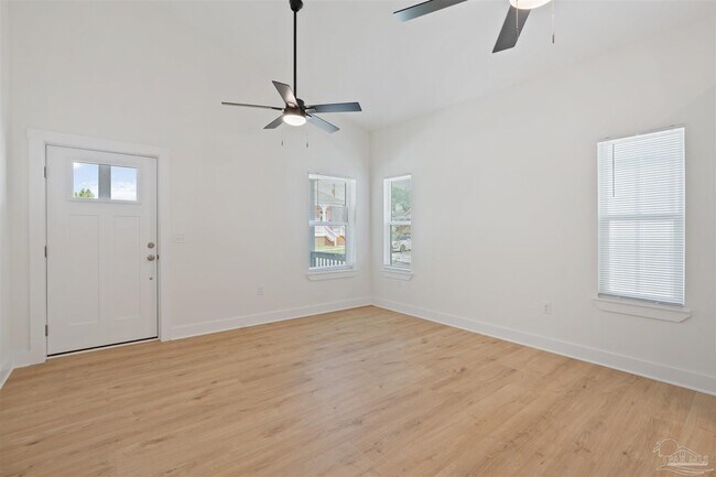 Building Photo - 418 N C St