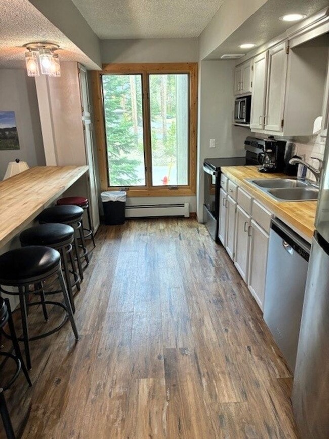Building Photo - Long Term Rental- Gold Camp 127
