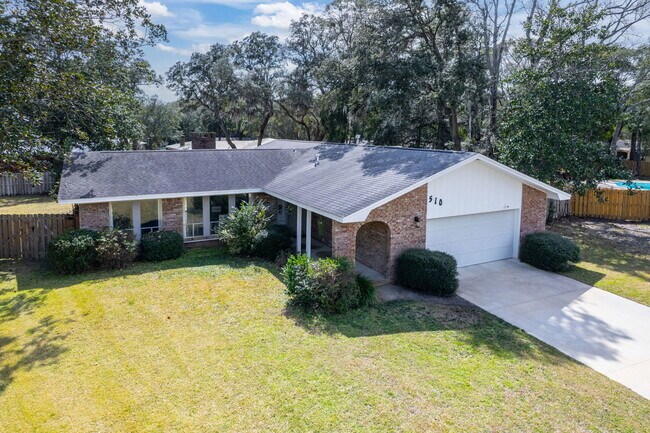 Primary Photo - 510 Sioux Cir